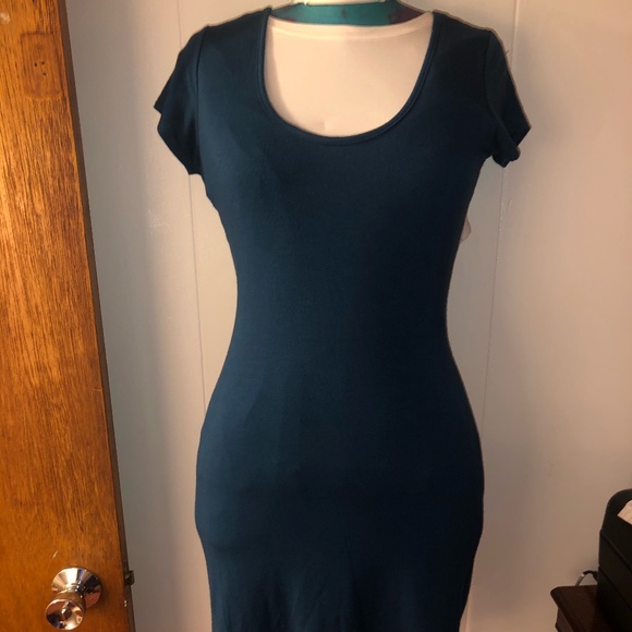 Women's mini dress with back cut out - Picture 1 of 3